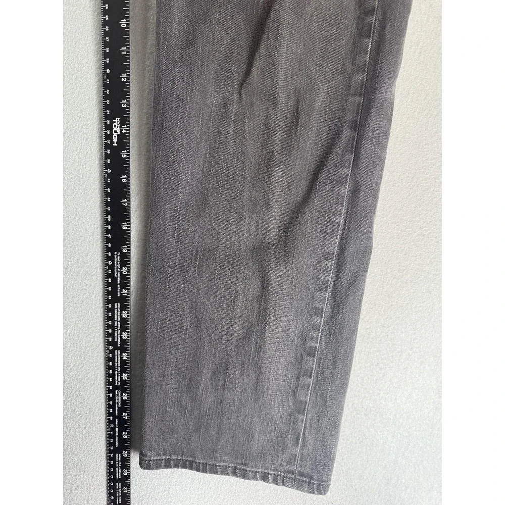 Levis levi 569